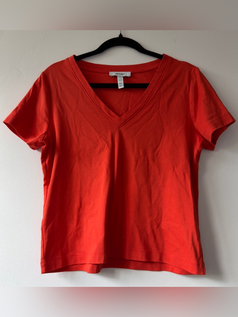 Spanx Better Base V-Neck Tee Poppy Red Orange Short Sleeve T-Shirt‎ Medium